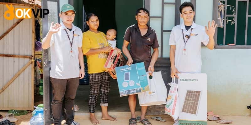 Trăng sáng đỉnh đèo là hoạt động với yêu thương đong đầy